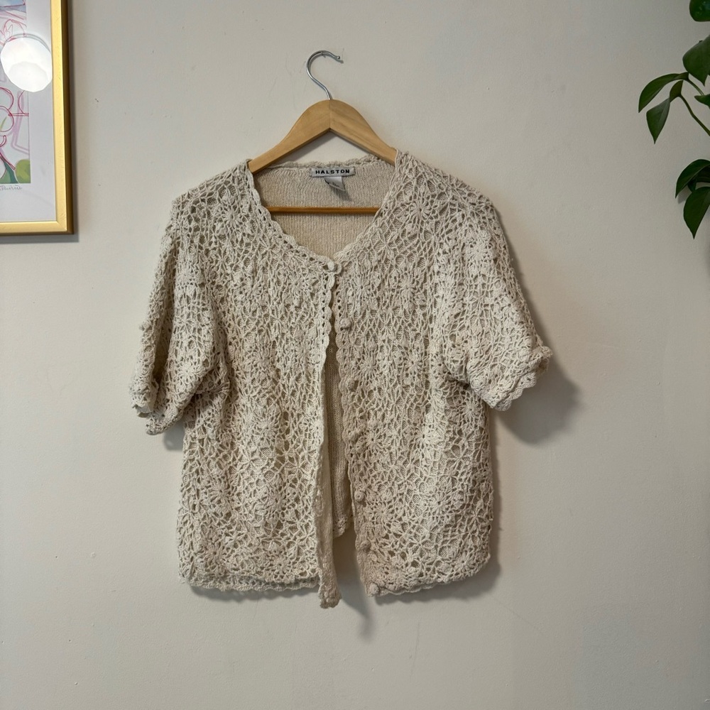 Vintage Halston Beige Crochet Button Floral Cottage Core Short Sleeve Cardigan